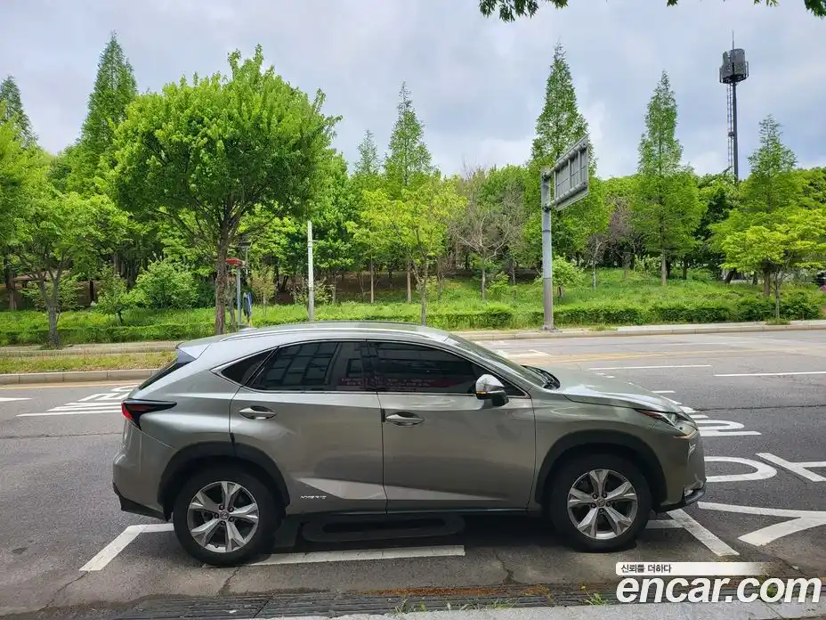Lexus NX 2015 2.5 гидро в Москве № 2060214, фото 3