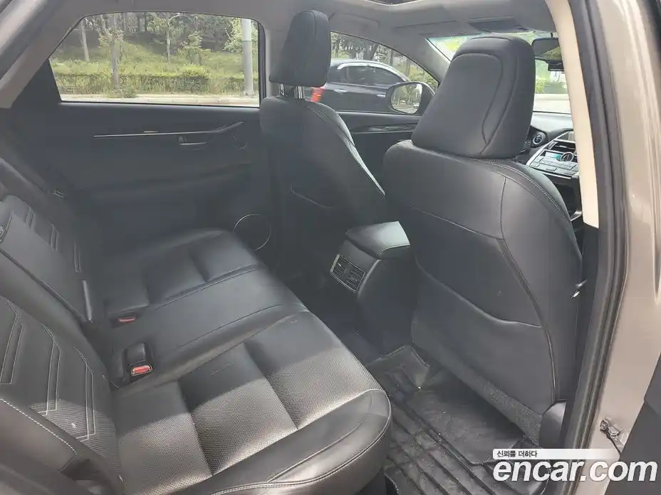 Lexus NX 2015 2.5 гидро в Москве № 2060214, фото 7