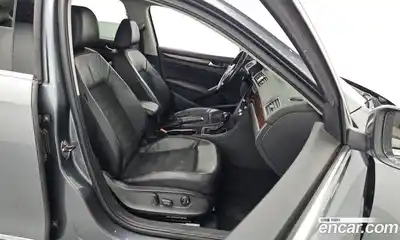 Volkswagen Passat 2013 2.0 гидро в Москве № 2060988, миниатюра 11