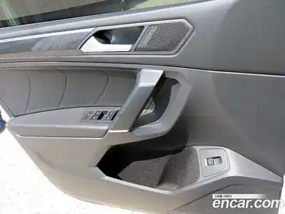 Volkswagen Tiguan 2020 2.0 гидро в Москве № 2061046, миниатюра 12