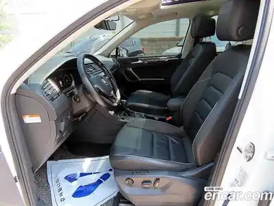 Volkswagen Tiguan 2020 2.0 гидро в Москве № 2061046, миниатюра 5