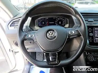 Volkswagen Tiguan 2020 2.0 гидро в Москве № 2061046, миниатюра 8