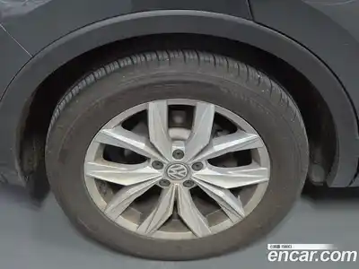 Volkswagen Tiguan 2020 2.0 гидро в Москве № 2061063, миниатюра 5