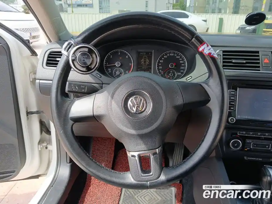 Volkswagen Jetta 2011 2.0 гидро в Москве № 2061177, фото 14