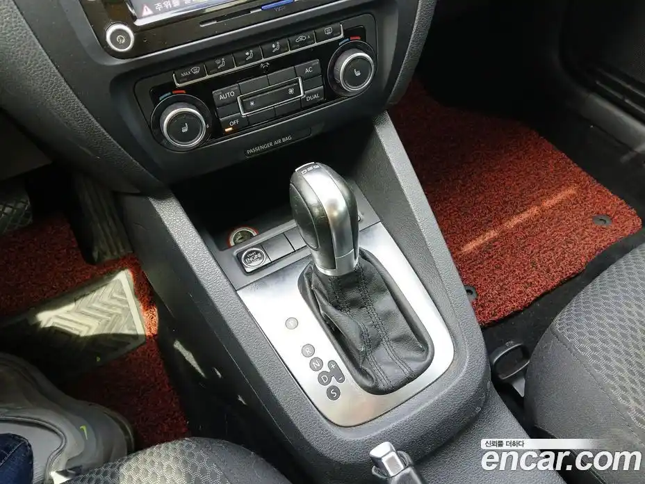 Volkswagen Jetta 2011 2.0 гидро в Москве № 2061177, фото 8