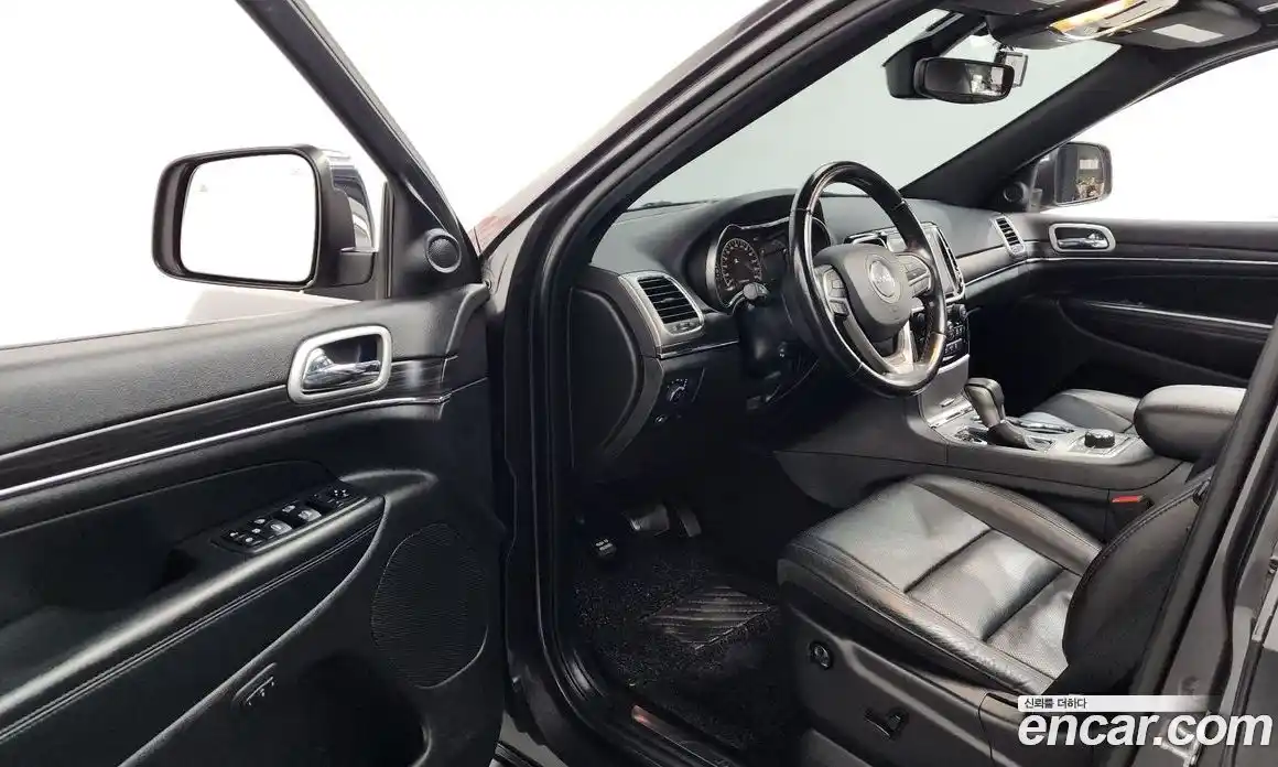 Jeep Cherokee 2019 3.0 гидро в Москве № 2061608, фото 10