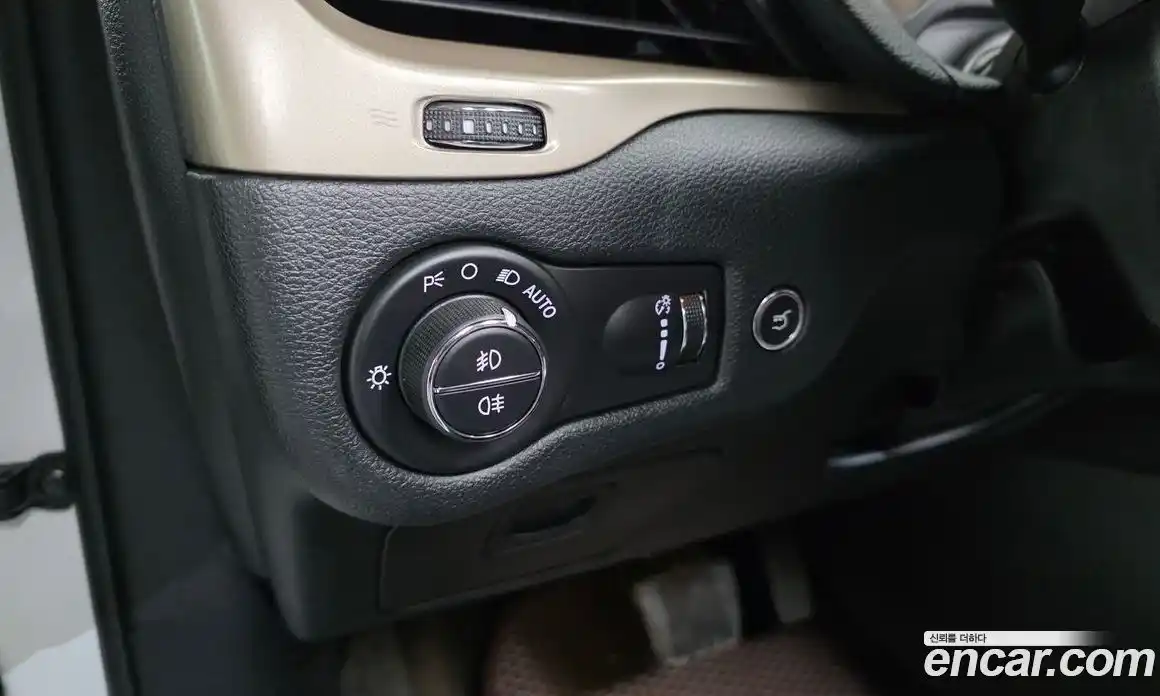 Jeep Cherokee 2016 2.2 гидро в Москве № 2061737, фото 19