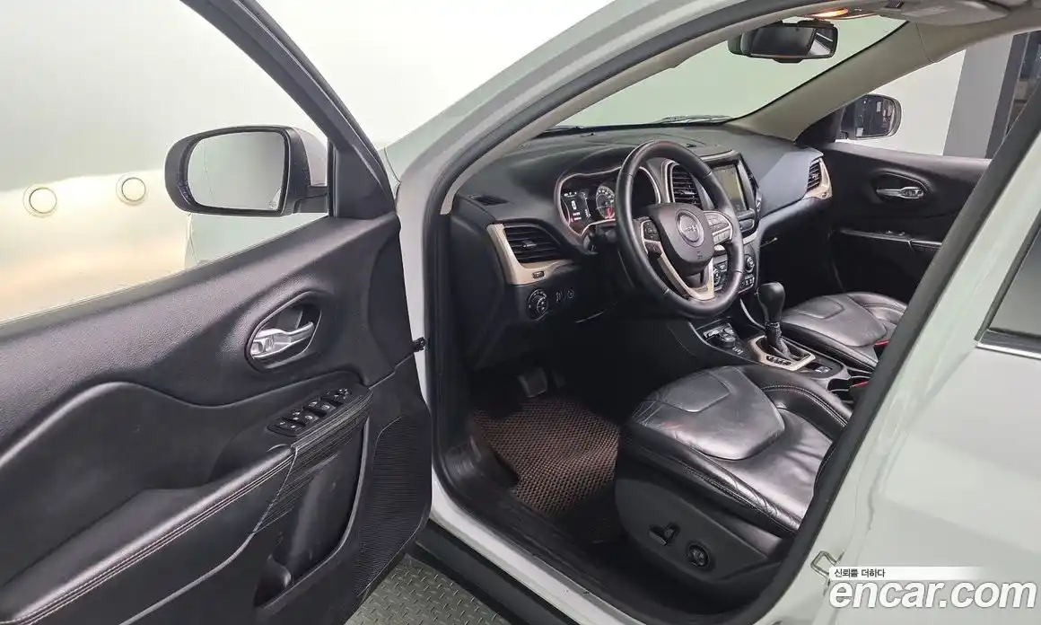 Jeep Cherokee 2016 2.2 гидро в Москве № 2061737, фото 10