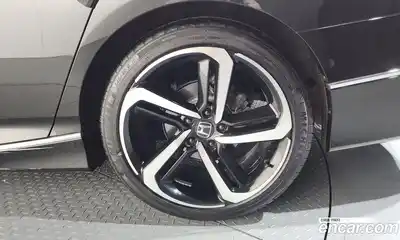 Honda Accord 2018 2.0 гидро в Москве № 2062485, миниатюра 7