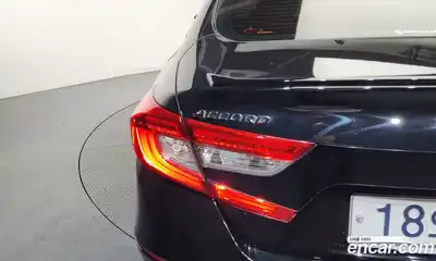 Honda Accord 2018 2.0 гидро в Москве № 2062485, миниатюра 9