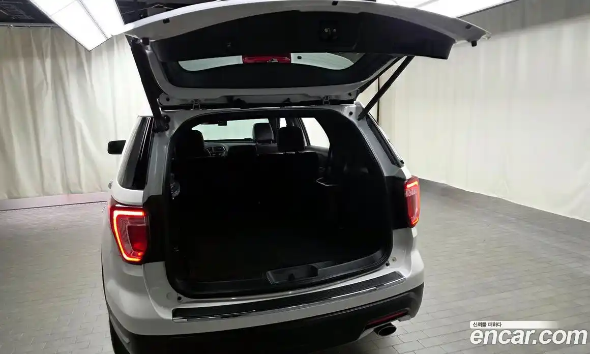 Ford Explorer 2018 2.3 гидро в Москве № 2062978, фото 23