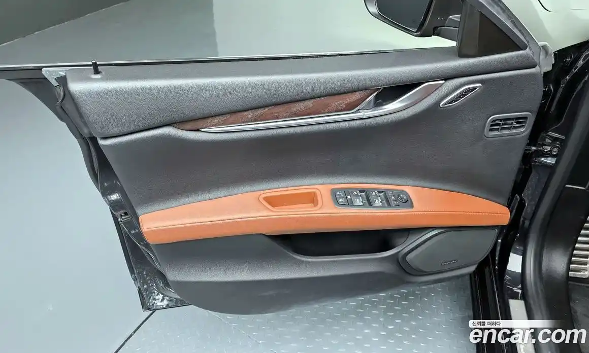 Maserati Ghibli 2019 3.0 гидро, фото 14