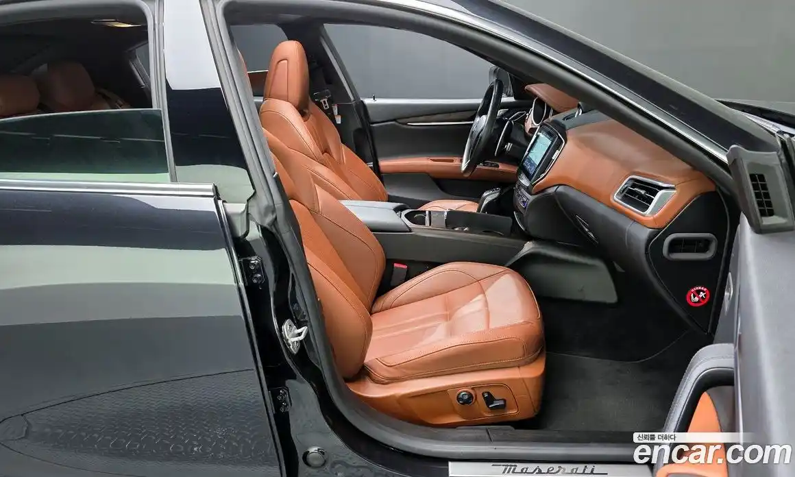 Maserati Ghibli 2019 3.0 гидро, фото 16