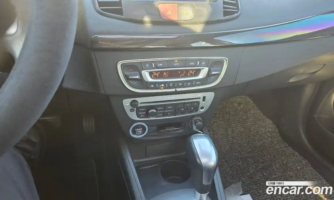 Renault SM3 2014 1.6 гидро в Москве № 210053, фото 14