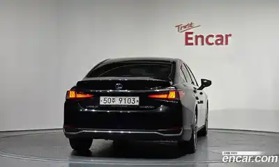 Lexus ES 2018 2.5 гидро в Москве № 214697, миниатюра 4