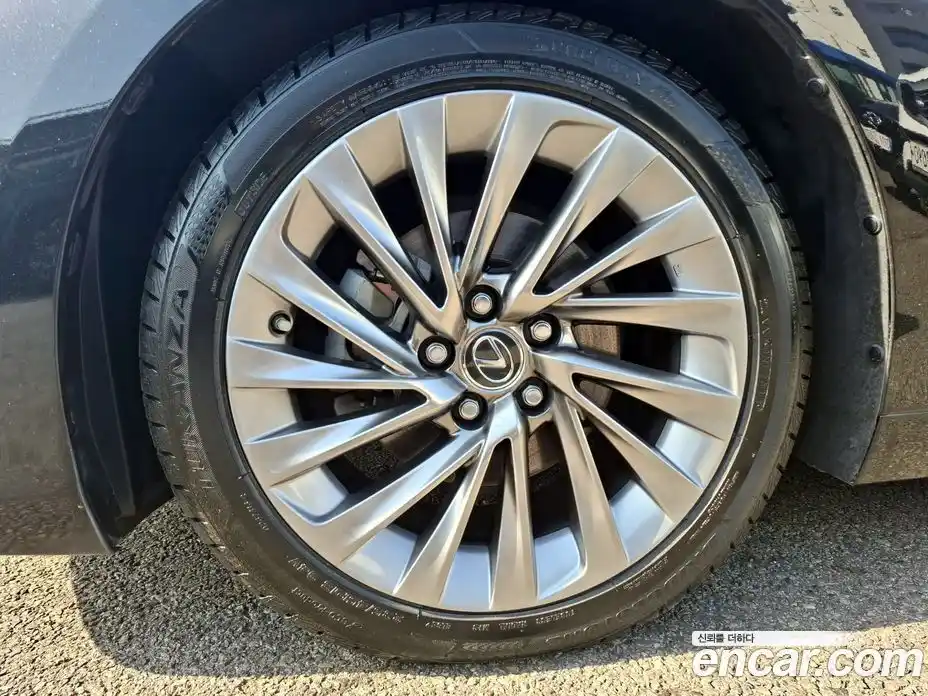 Lexus ES 2018 2.5 гидро в Москве № 214697, фото 5