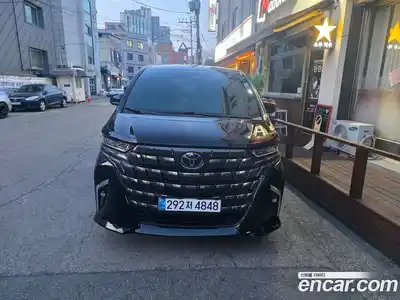 Toyota Alphard, 2025