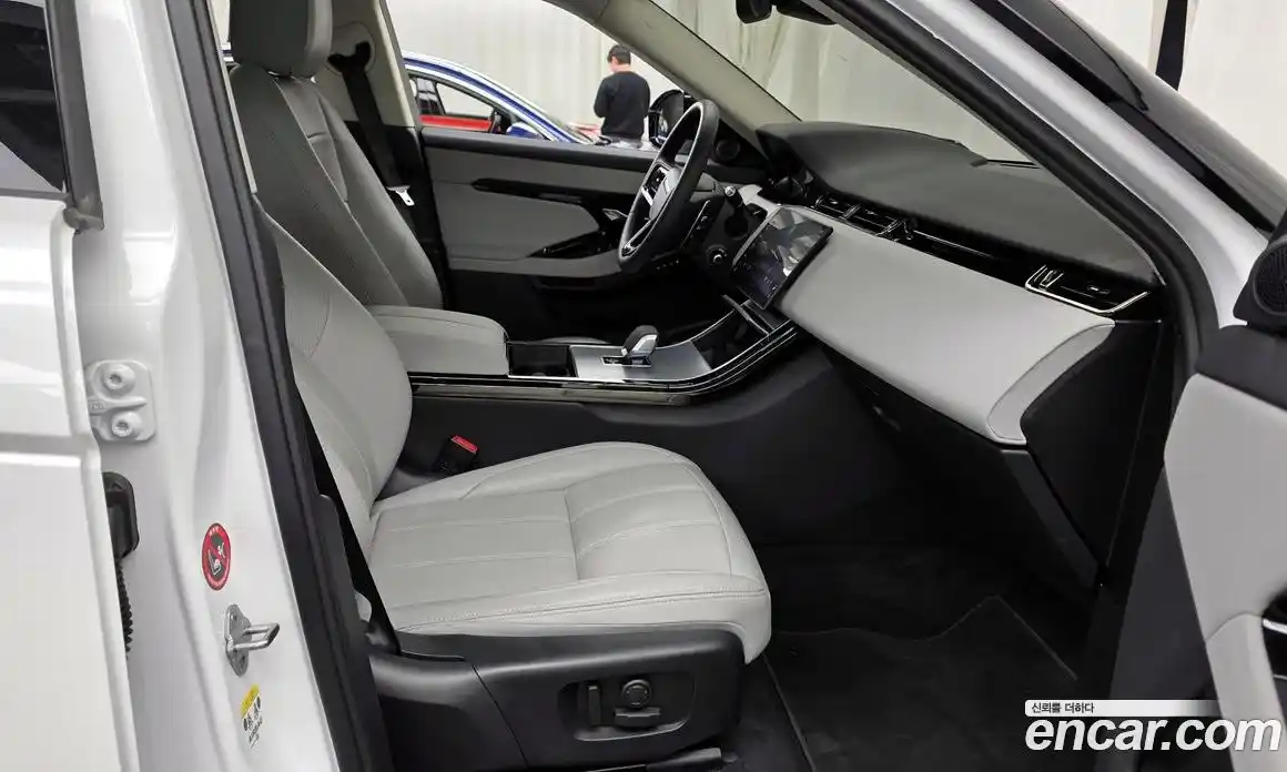 Land Rover Range-Rover Evoque 2024 2.0 гидро в Москве № 166005, фото 11