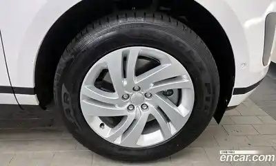 Land Rover Range-Rover Evoque 2024 2.0 гидро в Москве № 166005, миниатюра 5