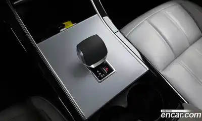 Land Rover Range-Rover Evoque 2024 2.0 гидро в Москве № 166005, миниатюра 9