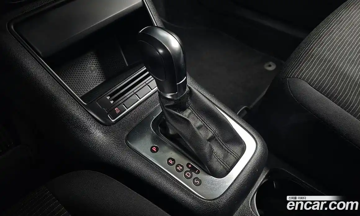 Volkswagen Tiguan 2012 2.0 гидро в Москве № 168947, фото 9