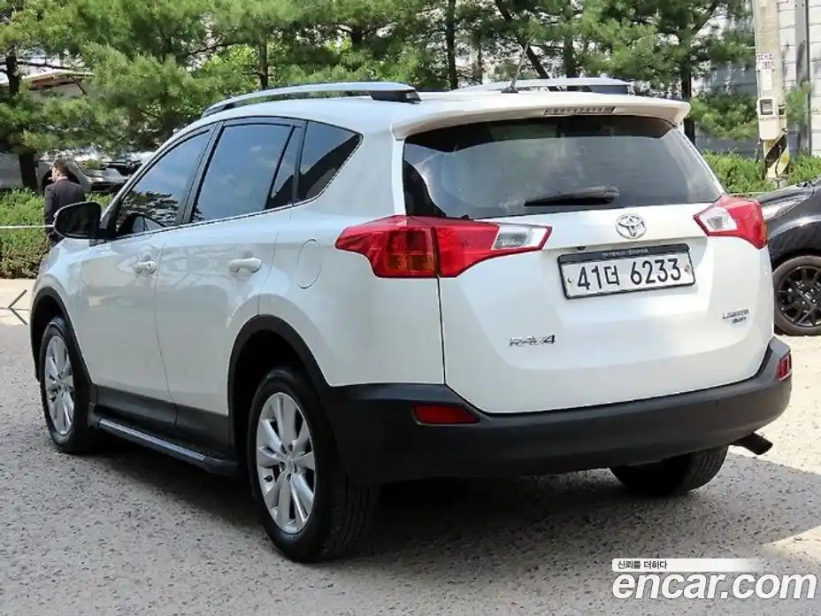Toyota RAV4 2014 2.5 гидро в Москве № 1695982, фото 3