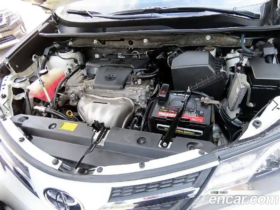Toyota RAV4 2014 2.5 гидро в Москве № 1695982, фото 9