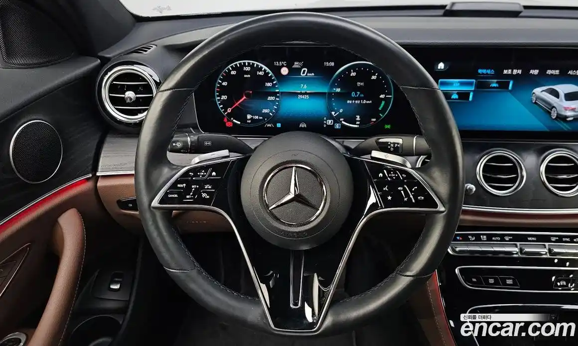 Mercedes-Benz E-Class 2023 2.0 гидро, фото 12
