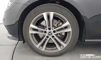 Mercedes-Benz E-Class 2023 2.0 гидро, миниатюра 4