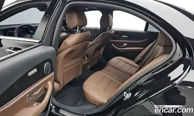 Mercedes-Benz E-Class 2023 2.0 гидро, миниатюра 10