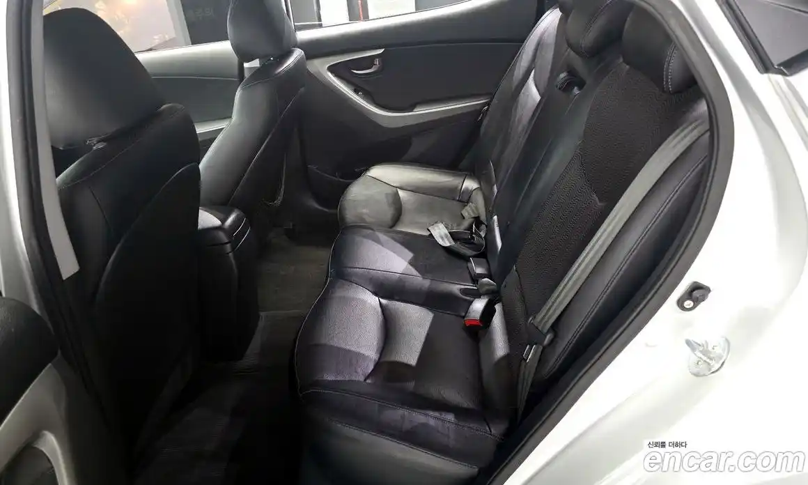 Hyundai Avante 2012 1.6 механика в Москве № 2050168, фото 12