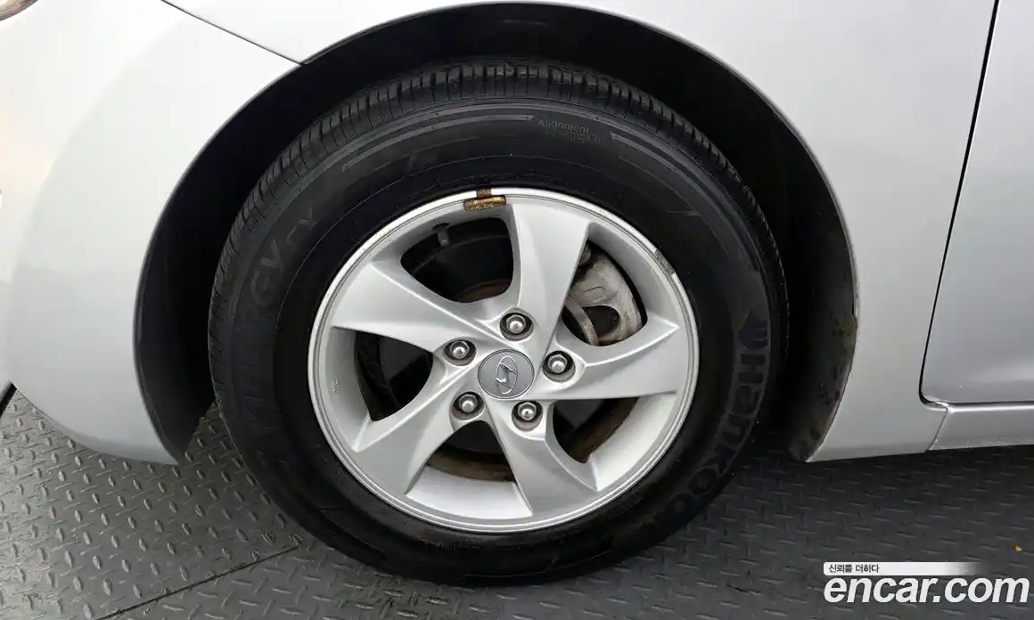 Hyundai Avante 2012 1.6 механика в Москве № 2050168, фото 5