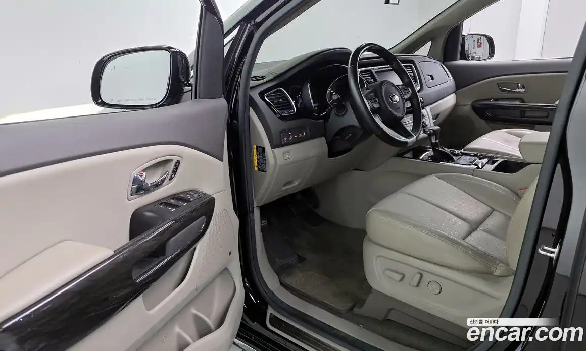 Kia Canival 2017 3.3 гидро в Москве № 2051015, фото 13