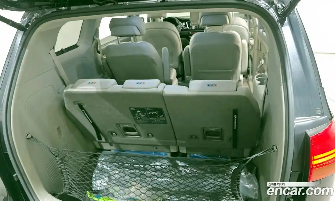 Kia Canival 2017 3.3 гидро в Москве № 2051015, фото 30