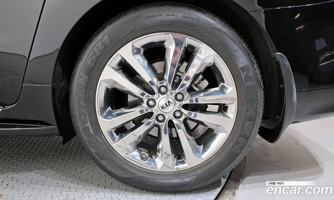 Kia Canival 2017 3.3 гидро в Москве № 2051015, фото 7