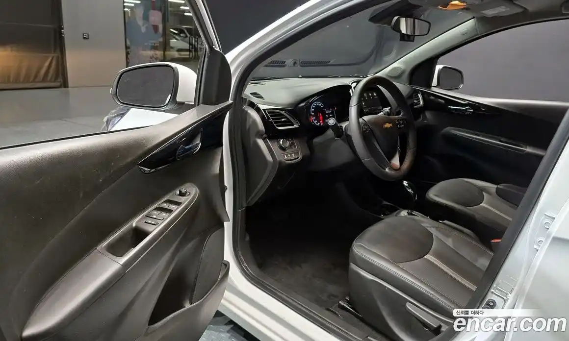 Chevrolet Spark 2022 1.0 гидро в Москве № 2052900, фото 13
