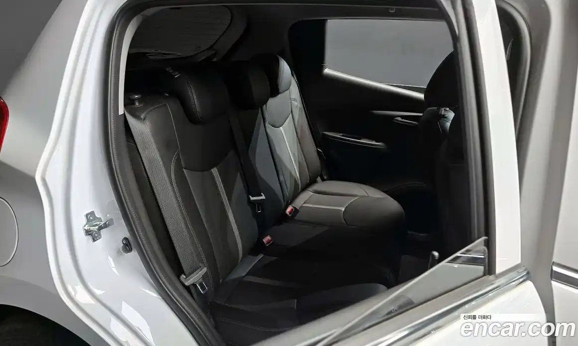 Chevrolet Spark 2022 1.0 гидро в Москве № 2052900, фото 17