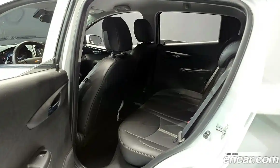 Chevrolet Spark 2022 1.0 гидро в Москве № 2052900, фото 18