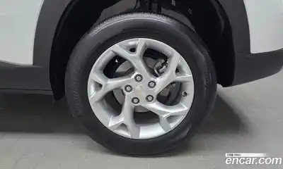 Chevrolet Trax 2023 1.2 гидро в Москве № 2053047, миниатюра 7