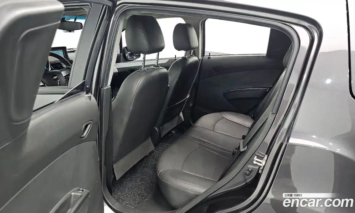 Chevrolet Spark 2015 1.0 гидро в Москве № 2053206, фото 16