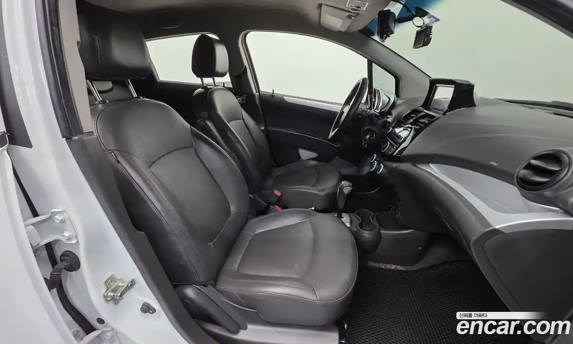 Chevrolet Spark 2015 1.0 гидро в Москве № 2053540, фото 13