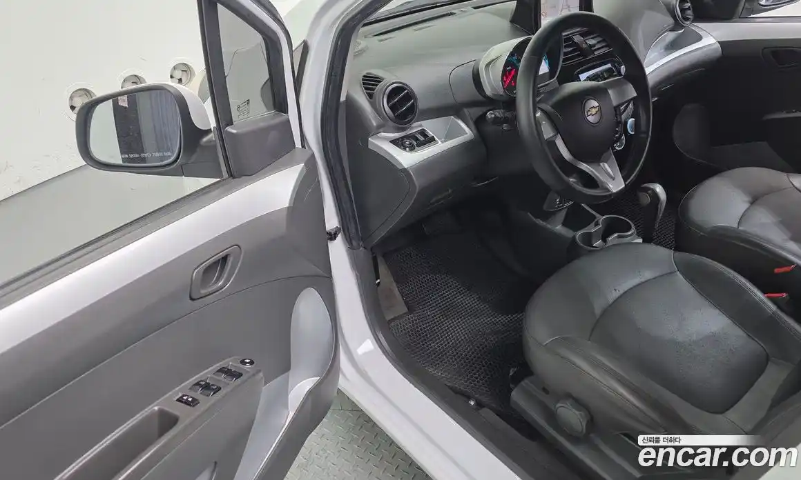 Chevrolet Spark 2015 1.0 гидро в Москве № 2053540, фото 17