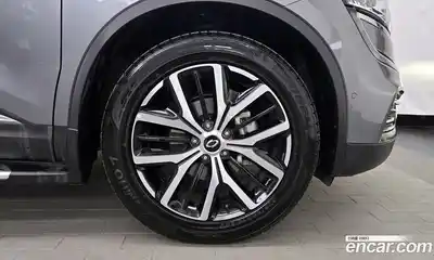 Renault QM6 2022 2.0 гидро в Москве № 2053888, миниатюра 7