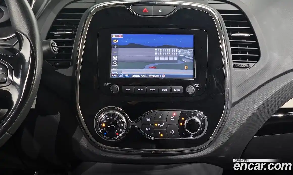 Renault QM3 2015 1.5 гидро в Москве № 2053943, фото 14