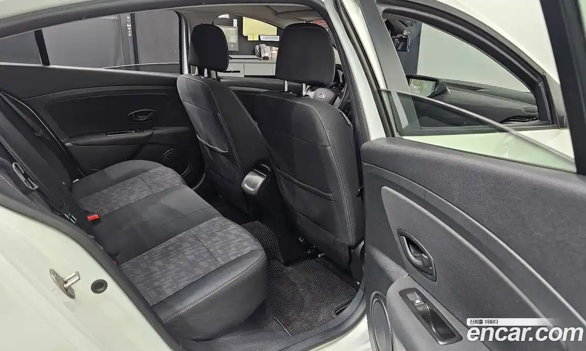 Renault SM3 2015 1.6 гидро в Москве № 2054241, фото 17