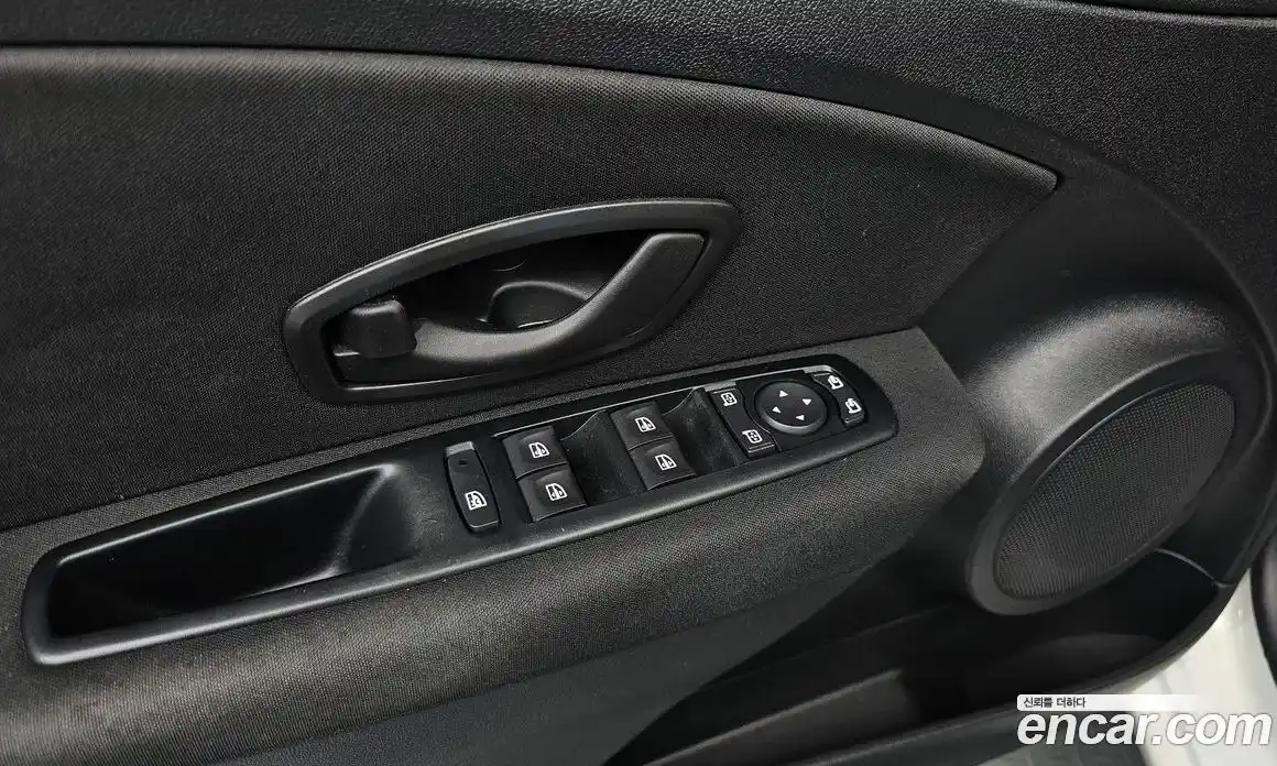 Renault SM3 2015 1.6 гидро в Москве № 2054241, фото 19
