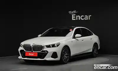 BMW 5-Series, 2025