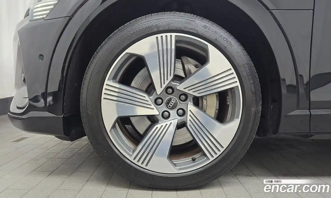 Audi e-tron 2021 0.2 гидро в Москве № 2056820, фото 5