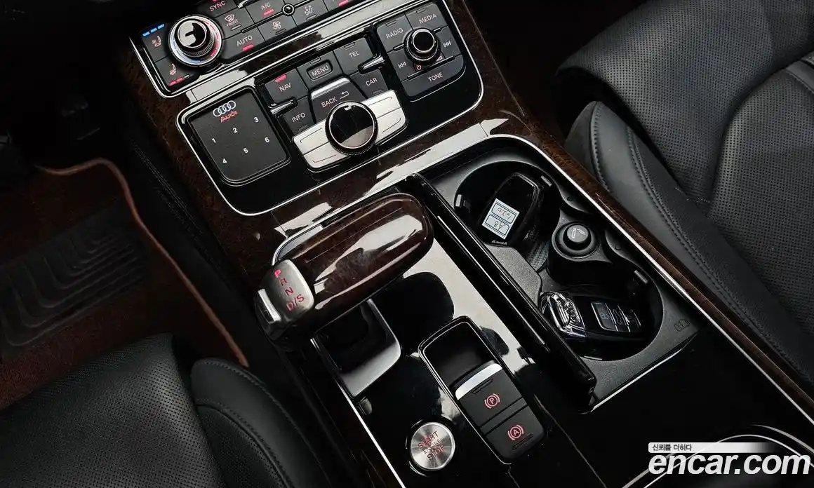 Audi A8 2013 4.0 гидро в Москве № 2057344, фото 11