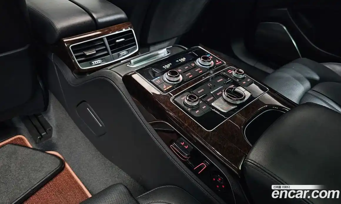 Audi A8 2013 4.0 гидро в Москве № 2057344, фото 24